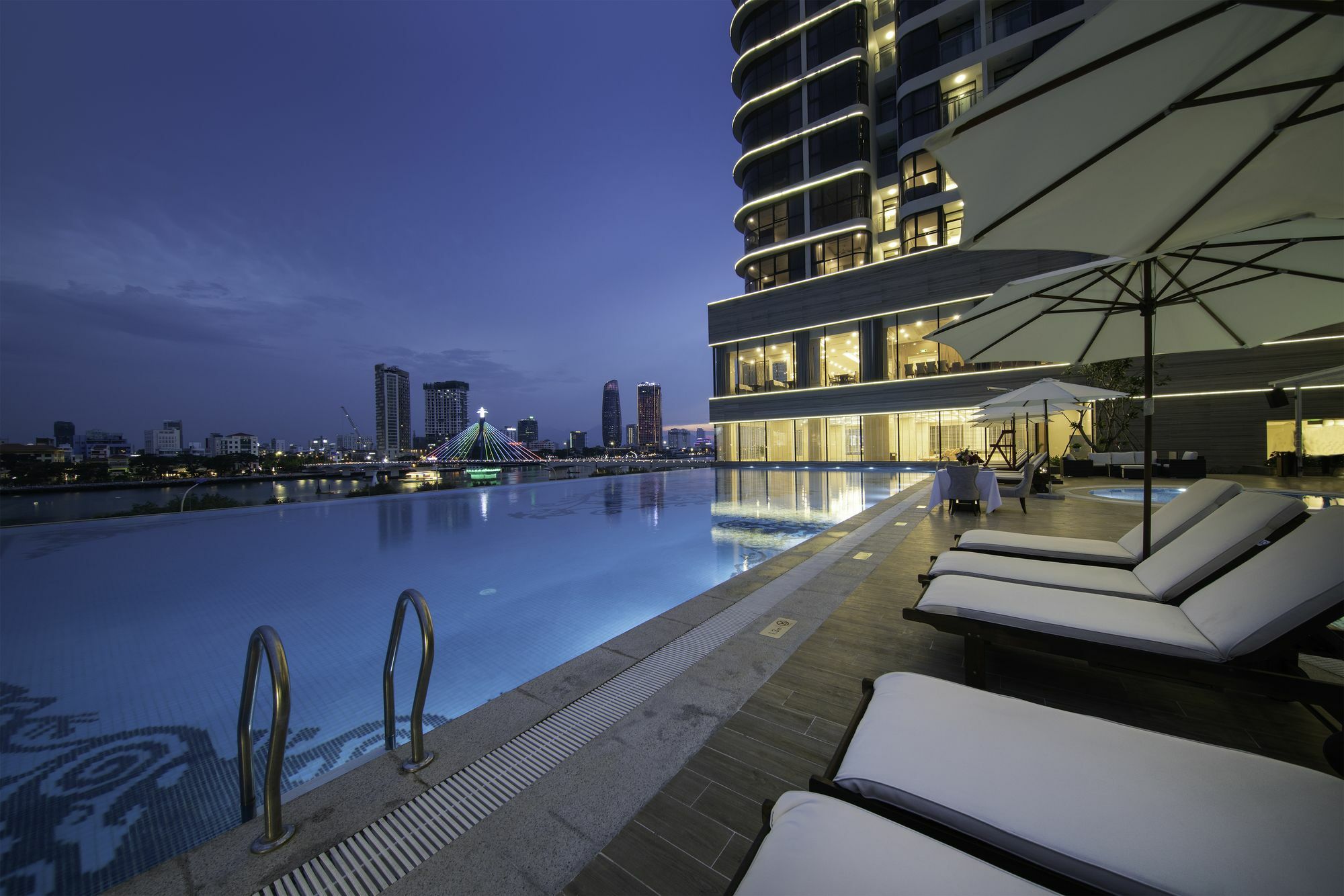 Meliá Vinpearl Danang Riverfront Hotel Luaran gambar