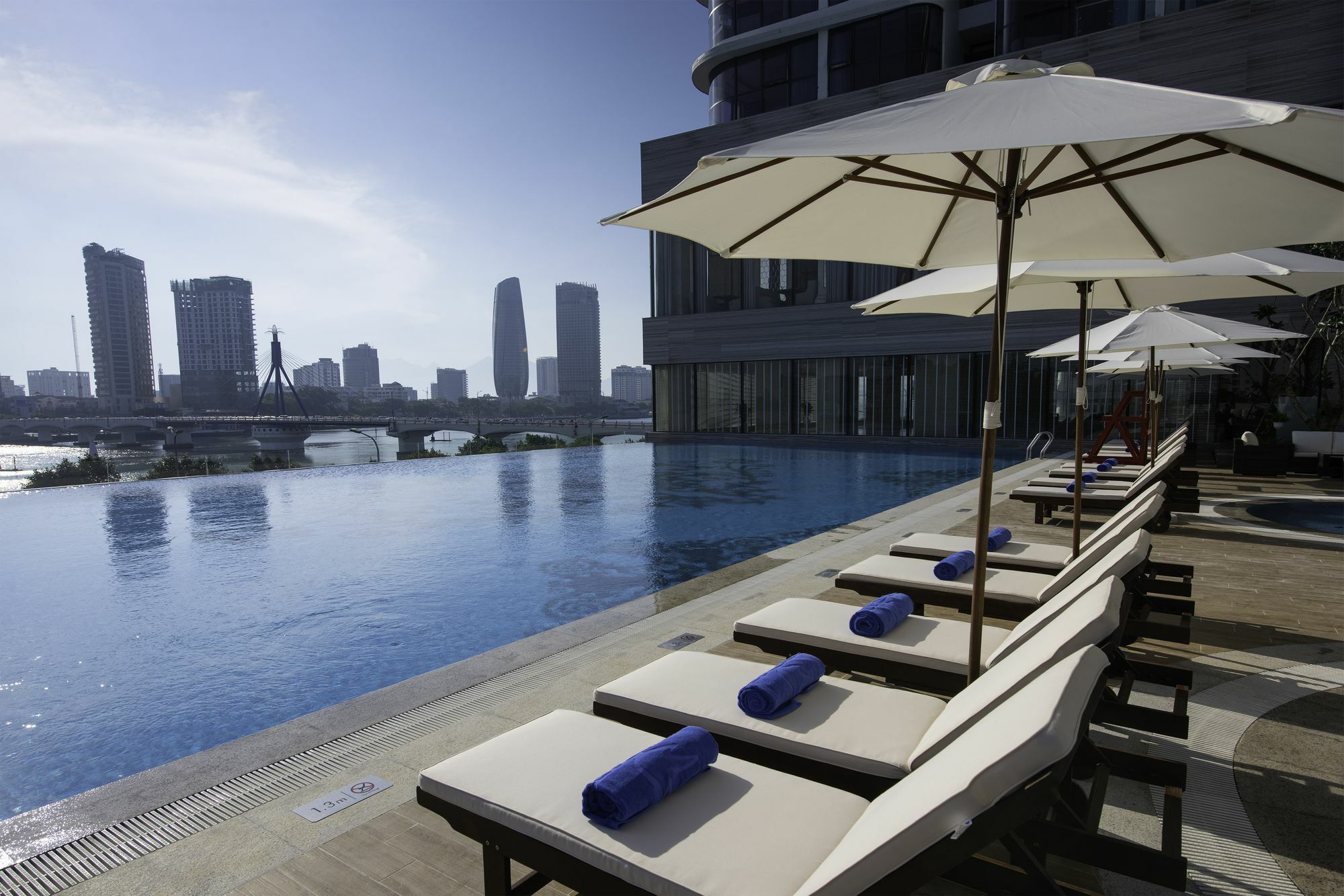 Meliá Vinpearl Danang Riverfront Hotel Luaran gambar